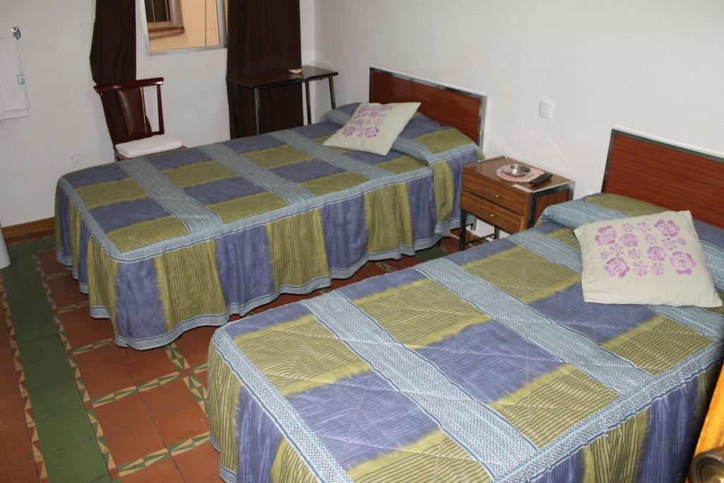 Hostal Xucar Madrid Room photo
