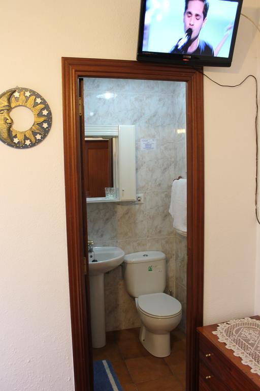 Hostal Xucar Madrid Room photo
