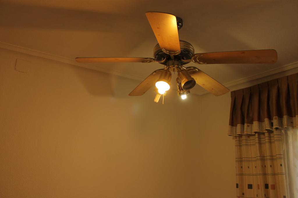 Hostal Xucar Madrid Room photo